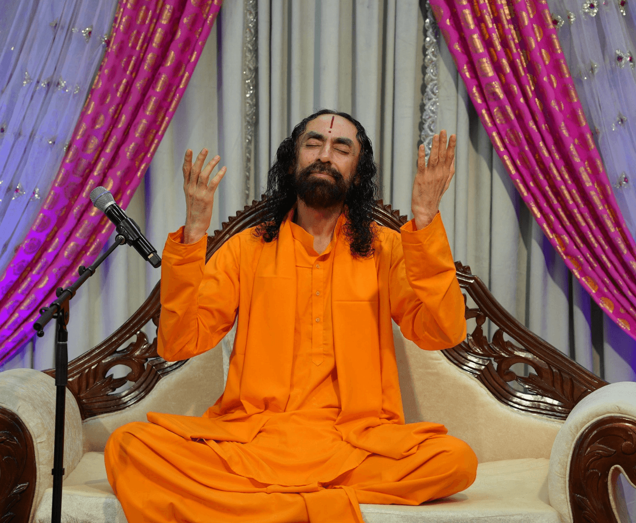 हानिकारक मानसिकता को बिना किसी बाहरी परिस्थिति या संसाधन पर निर्भर हुए, उपयोगी और सकारात्मक मानसिकता से बदला जा सकता है।