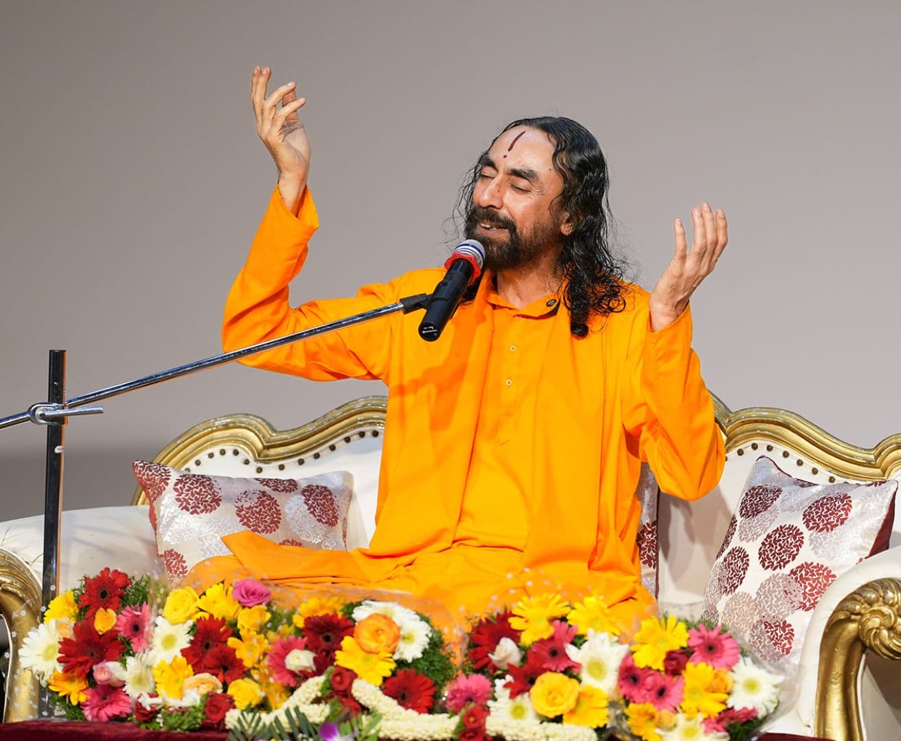 True inner growth reveals how small the soul is before God’s infinite glory, bringing true humility. Even at its highest, the soul remains infinitesimal before Him.