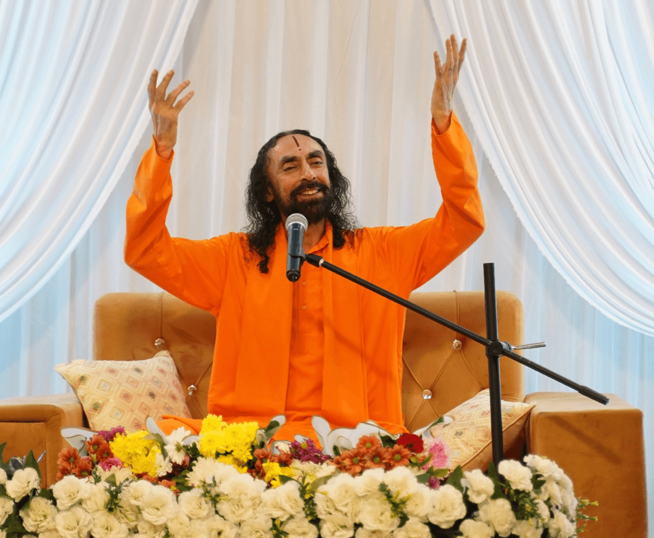 तनाव तब पैदा होता है जब हम किसी विशेष परिणाम में आसक्त हो जाते हैं और इस बात की चिंता करने लगते हैं कि कहीं चीज़ें हमारी इच्छा के अनुसार न हुईं तो क्या होगा।