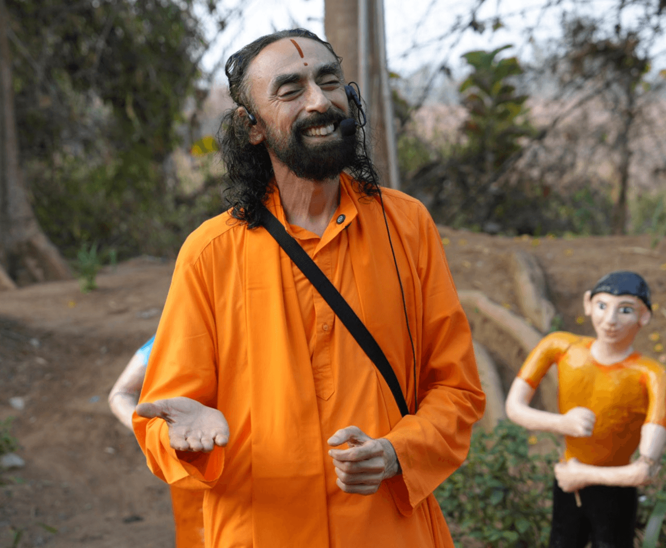 आदतें चुपचाप हमारे जीवन में प्रवेश करती हैं, लेकिन समय के साथ इतनी शक्तिशाली बन जाती हैं कि हमारे भाग्य को आकार देने लगती हैं।