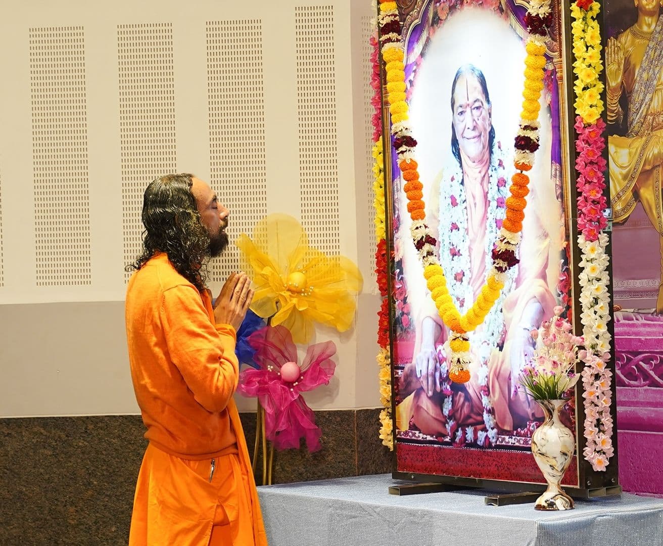 आत्म-विकास की कोई सीमा नहीं है। यदि हमारे भीतर पर्याप्त इच्छा हो और हम आवश्यक मानसिक अभ्यास करने को तैयार हों, तो हम अपने मन को अकल्पनीय ऊँचाइयों तक उठा सकते हैं।