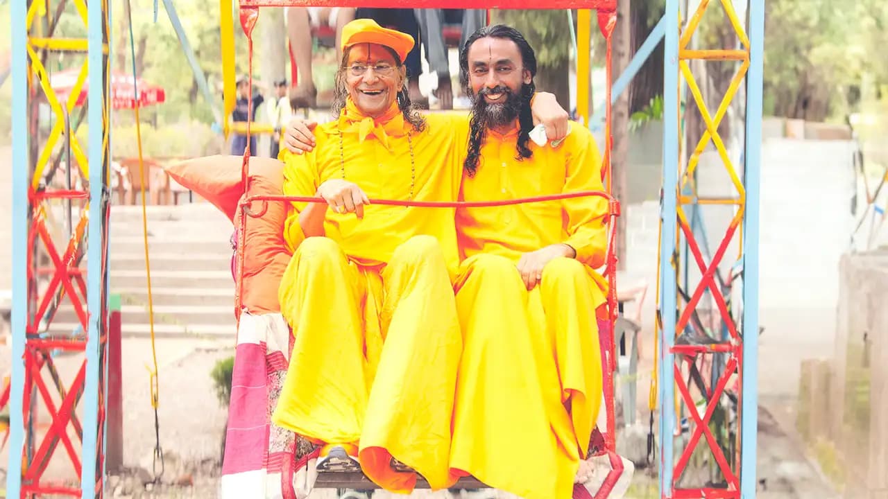 Swami Mukundananda meeting Jagadguru Shree Kripaluji Maharaj